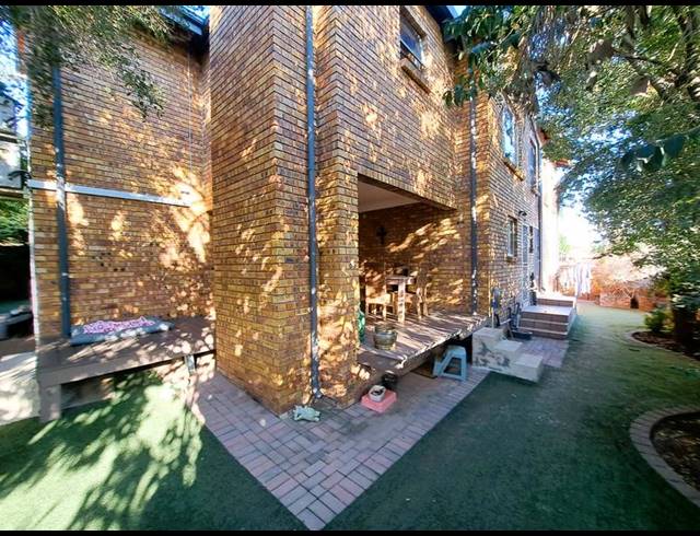 4 BEDROOM HOUSE FOR SALE IN AMBERFIELD